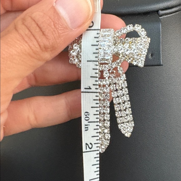 Rhinestone crystal bow statement dangle earrings silver toned - Picture 4 of 8